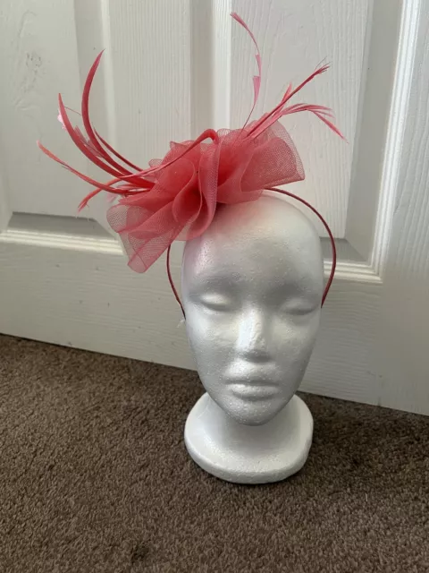 Beautiful Pink flower fascinator on headband  *wedding/races/occasion* New
