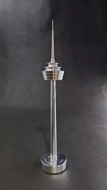 Der "Colonius" - Ein Modell vom Kölner Fernsehturm - 30cm