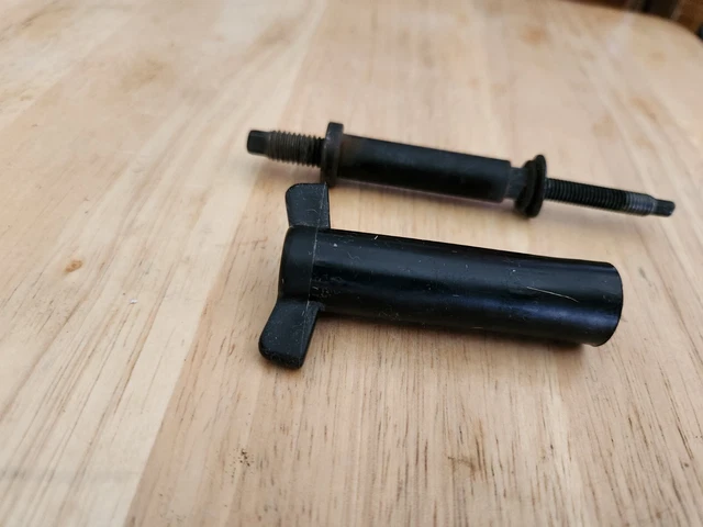 1996 to 2004 GM S10 Blazer 4.3 Vortec Air Intake Wing Nut and Mounting Stud