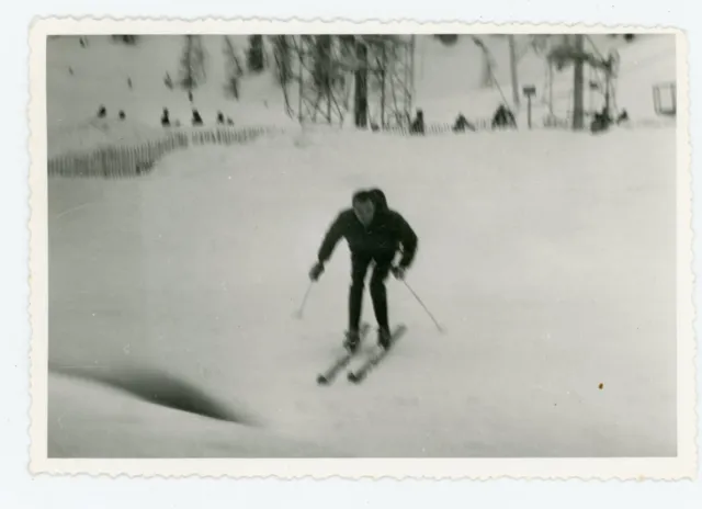 PHOTO SNAPSHOT 1966  - La descente en ski sport d'hiver neige ski mouvement flou