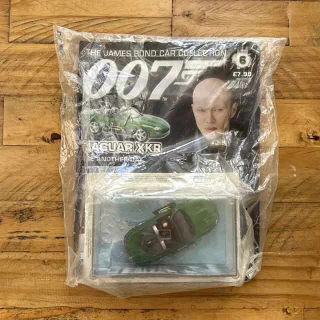 The James Bond Car Collection 007 Jaguar XKR 2006 Magazine & Model