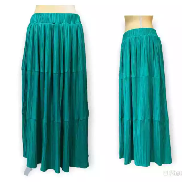 NWT Torrid Size M/L 10 Green Pleated Tiered Lined A-Line Maxi Skirt