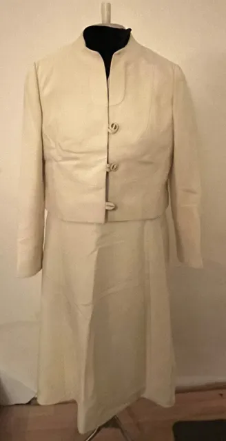 Classic 50’s/60’s Cream Dress Suit. Bust - 36. Hips - 38. By Peggy French