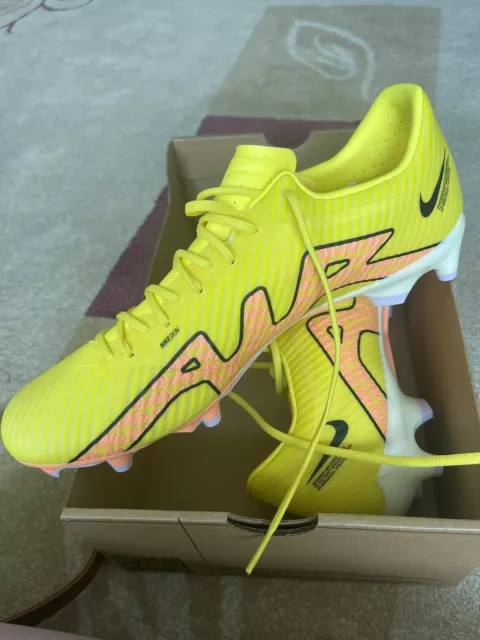 Nike Zoom Mercurial Vapor 15 Academy FG/MG Mens Football Boots UK 10.5 EU 9