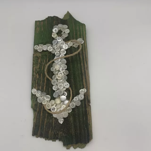 Aged board wall hanging button anchor