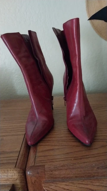 nine west booties 7m Burgundy Color With High 3-4 Inch Heel.