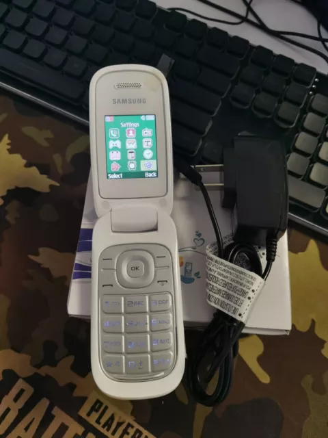 Original Samsung GT-E1272 E1272 Flip Cellphone Unlocked 2G GSM 900 1800 Dual SIM