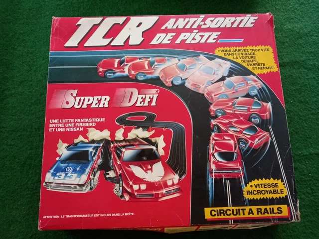 Lot de rails et accessoires pour circuit de voitures électrique TCR ASP