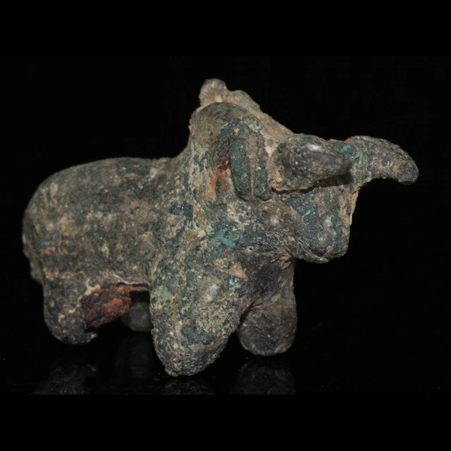 RARE INDUS VALLEY bronze Zebu Bull, MohenjoDaro. Circa 3rd Millennium