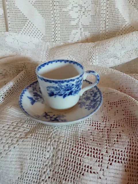 Anciennes tasse et sous tasse porcelaine Minton, décor bleu.