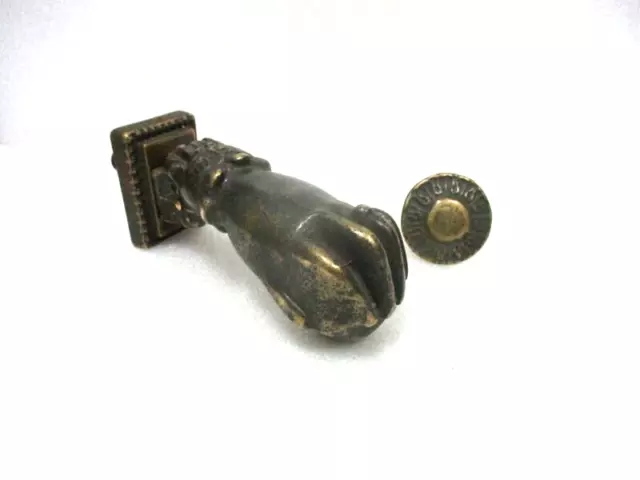 Heurtoir, Marteau de porte en forme de main avec balle en bronze