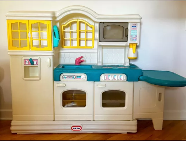 90 S VINTAGE LITTLE Tikes Country Kitchen Complete with all original parts 400.00 PicClick