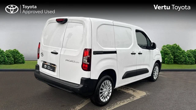 2026 TOYOTA PROACE 1.5D 100 Icon Van PANEL VAN DIESEL Manual £22,794.00 ...