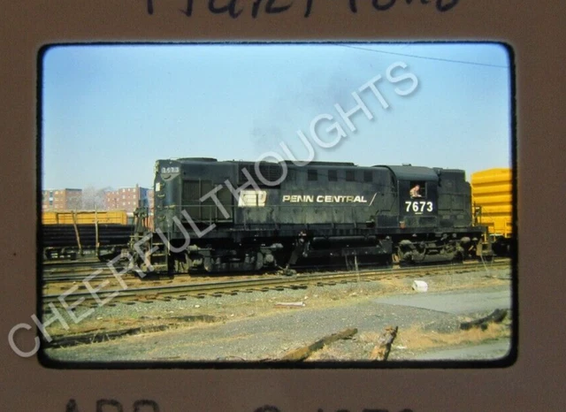 Original '76 Kodachrome Slide PC Penn Central 7673 RS11 Hartford   37C22