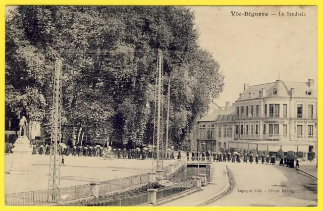 cpa 65 - VIC en BIGORRE (Hautes Pyrénées) Le SENDREIX Grand Café PROCESSION