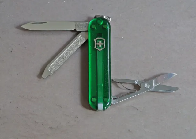 Victorinox  classic with  vial cutter   Swiss army knife very rare