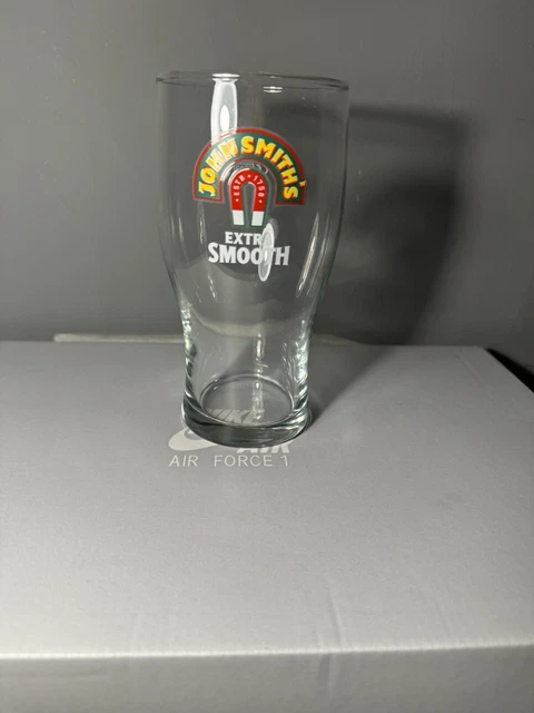 Personalisiertes Bierglas Gravirt – Geschenk Für John Smith (Vater, Bruder, Onkel)