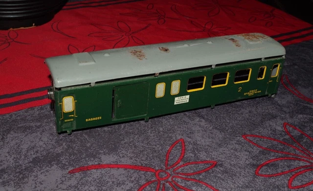 HO] : Voiture allégée ÉTAT « Saucisson », A8, vert 306, SNCF Ep. IIIb