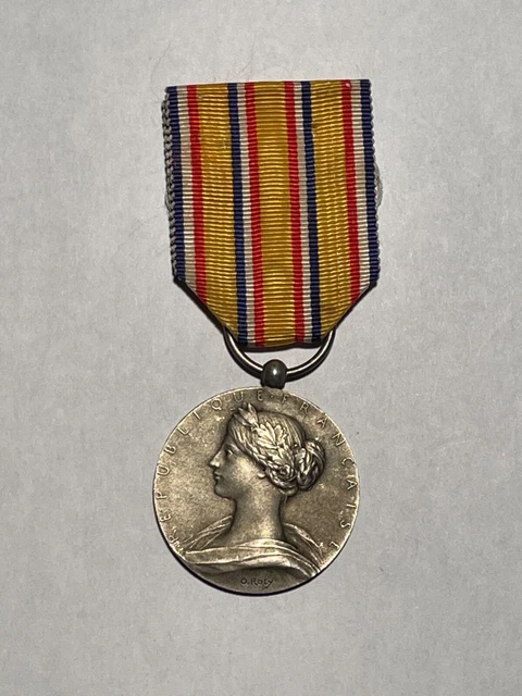 Médaille Union Départementale Des Sapeurs-Pompiers De La Loire - Insigne Occasion