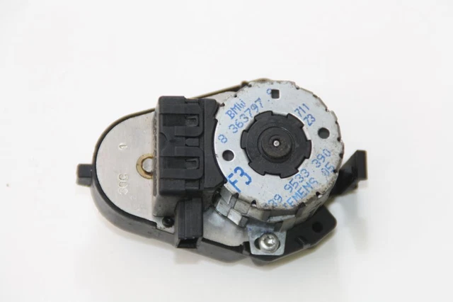 Attuatore riscaldamento BMW 528i Serie 5 Touring E39 83637979 539.9533.390 08-1998