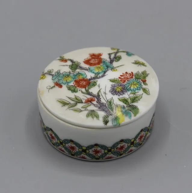 Ancienne Porcelaine De Paris Boite Pilulier Decor Floral Asie Kakiemon