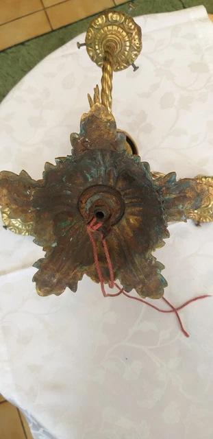 LUSTRE EN BRONZE  trois branches decor feuilles.bon etat 10