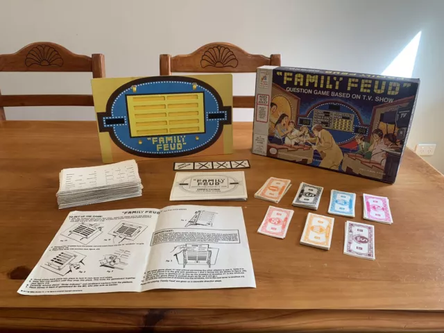 *VINTAGE* 1977 Original Milton Bradley Family Fued Board Game