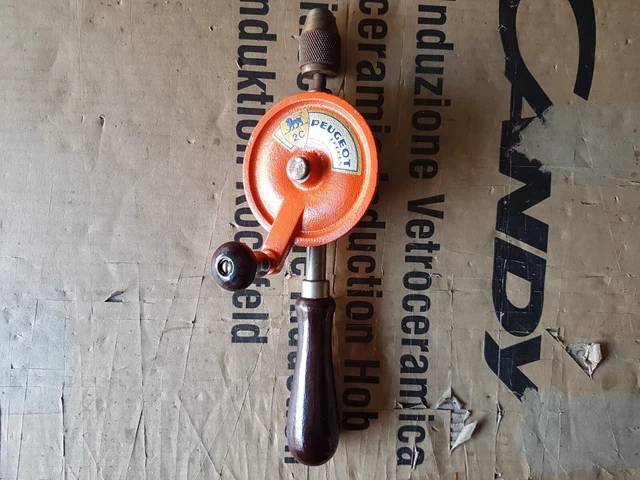 Perceuse à Main Ancienne Peugeot - Vilebrequin à Engrenages, Poignées En Bois, Modèle D