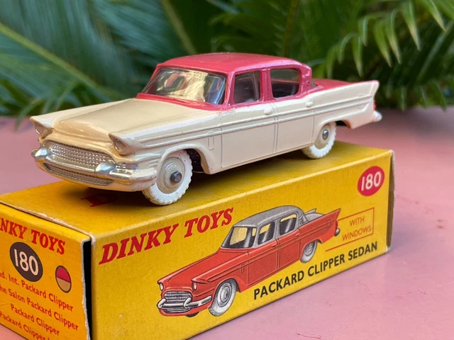 DINKY TOYS 180 PACKARD CLIPPER SEDAN AVEC JANTES