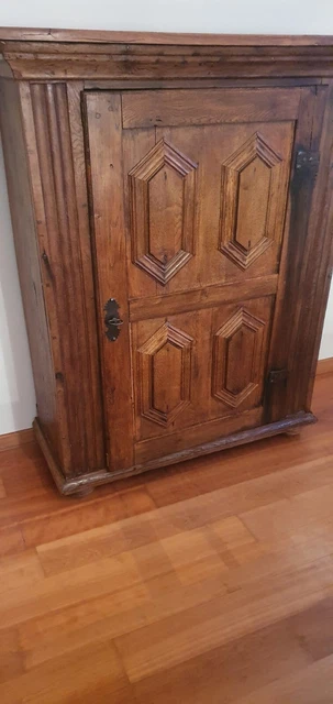 Antiker Eichenschrank um 1700 (Bäckerschrank)