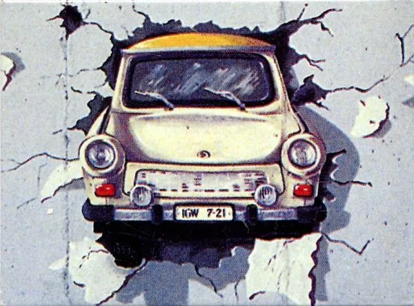Deko-Foto-Magnet Berliner Mauer: Trabi, Metall, ca. 8 x 6 cm