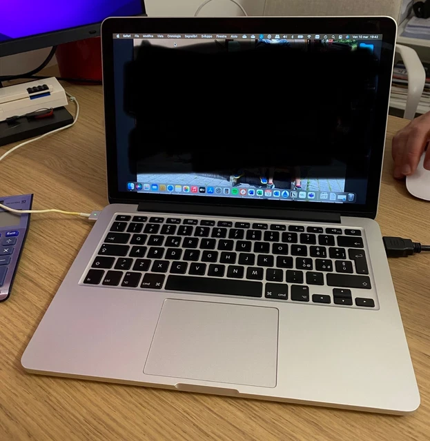 Macbook Pro 13'' Early 2015 - i5, 8GB RAM, 256GB SSD, 2 usb, hdmi