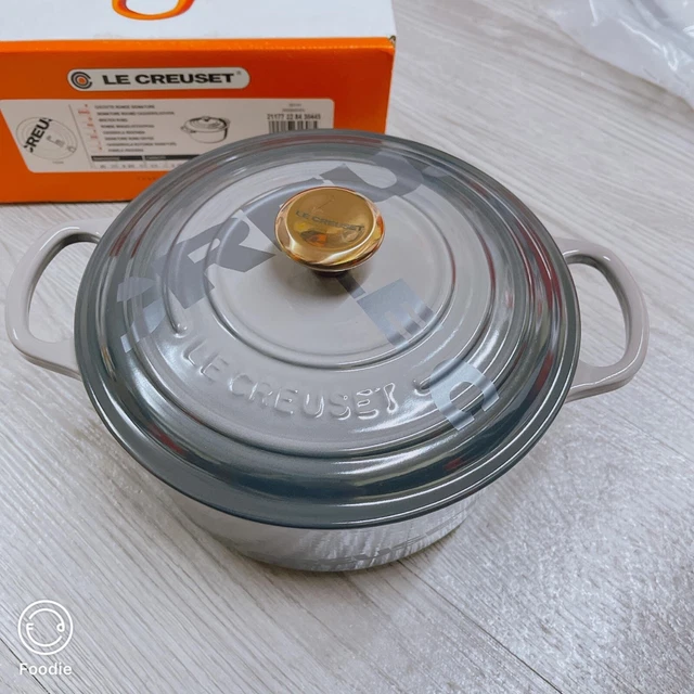 le creuset cast iron big logo flint 22cm