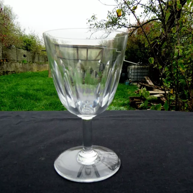 1 verre à vin  en cristal de baccarat modèle lorraine signé H 12 CM