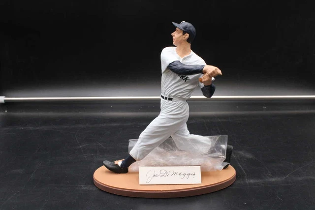 Joe DiMaggio Gartlan USA Figurine Signed/Autograph ZJ2387 Joe DiMaggio Gartlan USA Figurine Signed/Autograph ZJ2387