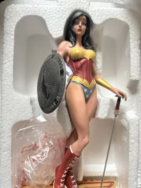 Wonder Woman - Art of War Statue Yanick Paquette - 1160/5200 Collectible - New