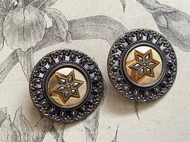 2 anciens Boutons en métal à décor d'étoile - collection - 3cm