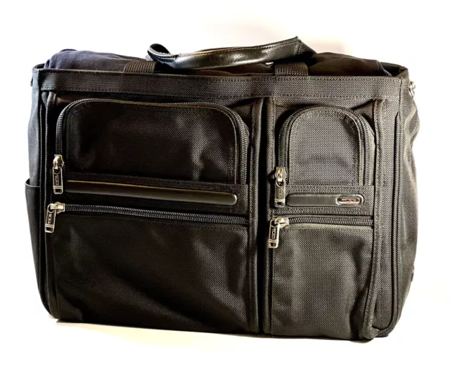 Tumi 26188D4 Alpha Sling Portfolio Briefcase Laptop Messenger Bag Black 17” EUC