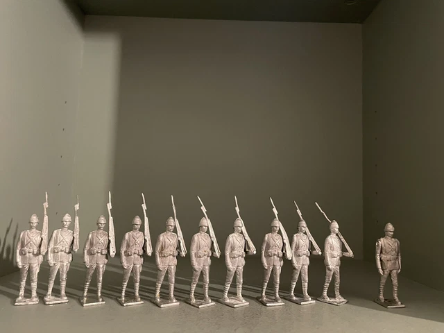 Metal toy soldiers best sale unpainted