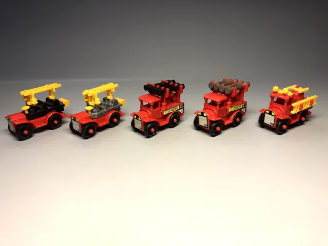AUTOS: Satz Oldtimer Feuerwehrautos (mit zwei Varianten) 1987