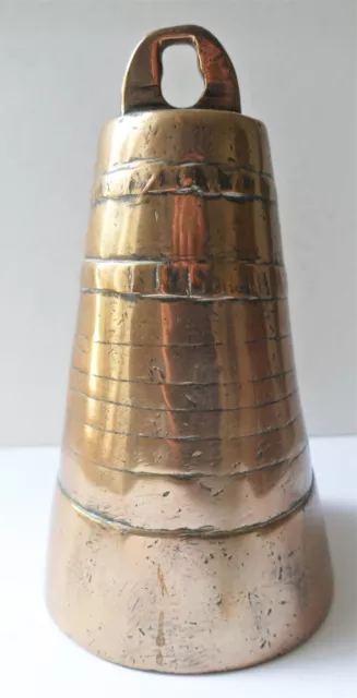 ancienne grosse cloche sonnaille bronze / laiton de Chameau ?