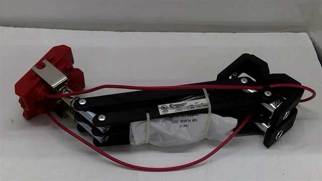 Conductix XA-13082 Collector 30A Tandem J-Head C-Base