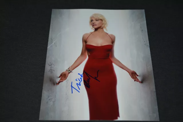 TRICIA HELFER sexy signed Autogramm 20x25 cm In Person GALACTICA