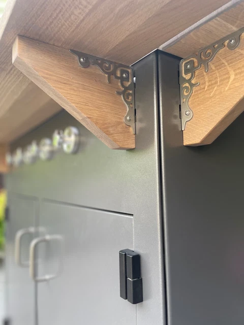 Gasgrill Edelstahl „Teppanyaki“ mit Holzumrandung und Wendeplatten 2