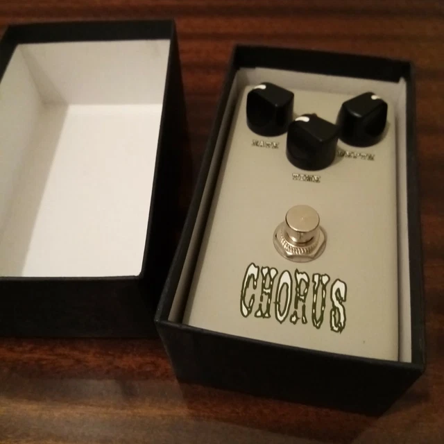 Guitare Electrique Pedale Belcat Chorus Chr 304 Livraison Gratuite