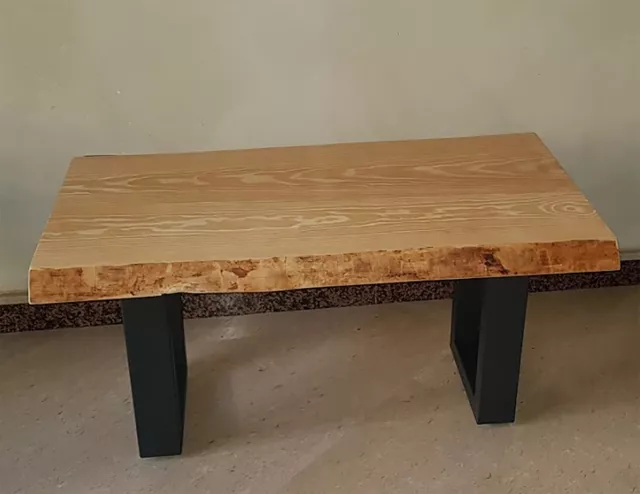 Tavolo in legno massello da soggiorno