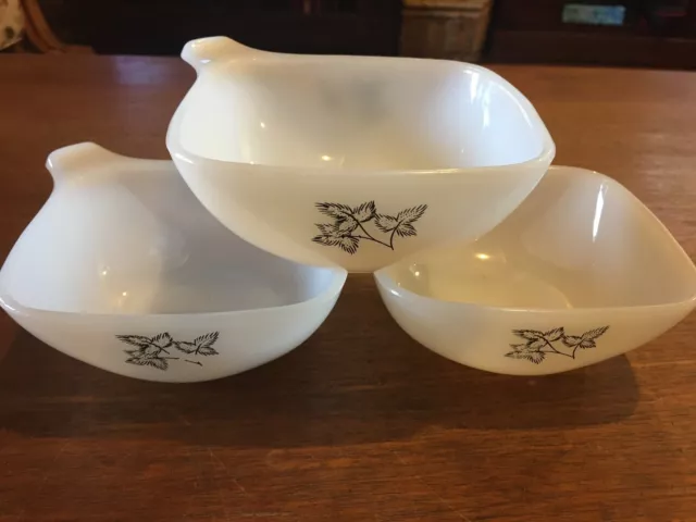 Vintage Crown Pyrex Milk Glass Ramekins X 3