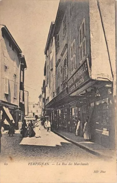 Cpa 66 Perpignan La Rue Des Marchands