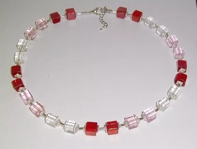 WUNDERSCHÖNE Würfel Kette / rot rosa klar / Kristall GLAS Würfel 2