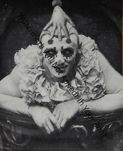 ODD BIZARRE STRANGE WEIRD CREEPY CRAZY FREAKY Circus Clown Creepy VINTAGE PIC